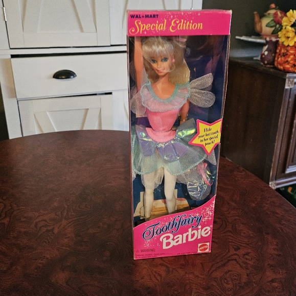 Barbie Fatina Dei Denti (Toothfairy Barbie), Edizione Esclusiva Per Walmart Del 1996. Mai Aperta, In Contenitore Originale Come Nuovo. Per Collezionisti.
